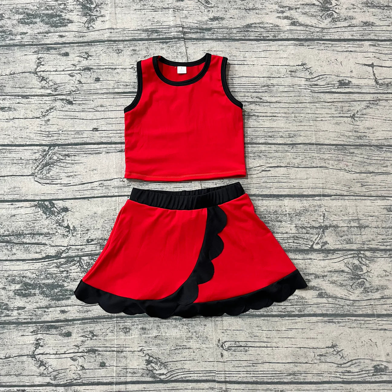 Black and red scalloped set athletic girls