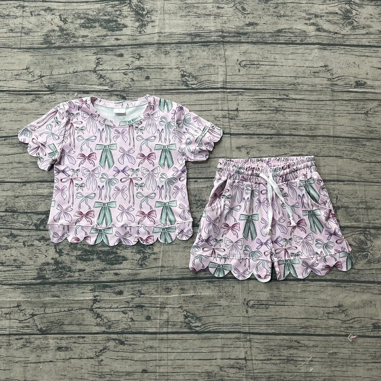 Scalloped set girls bows